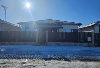 Casă cu 4 camere în Tărlungeni - 2