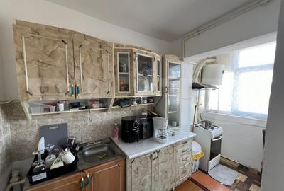 Apartament cu 2 camere decomandat, mobilat în 9 Mai