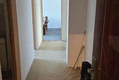 Apartament cu 4 camere decomandat în Central - 3