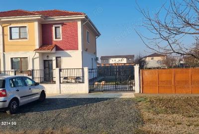 Proprietar vand jumate de duplex in SACALAZ - 1