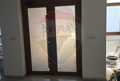 Spațiu comercial, de 320 mp, în Central - 6
