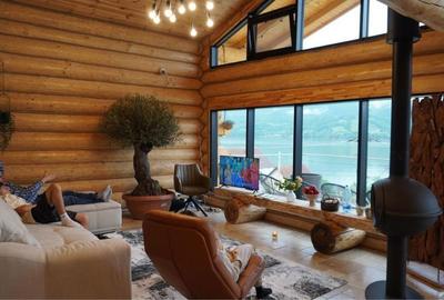 Casă cu 4 camere în Eșelnița - 3