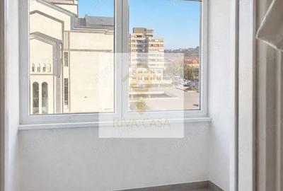 Apartament cu 4 camere decomandat în Central - 3