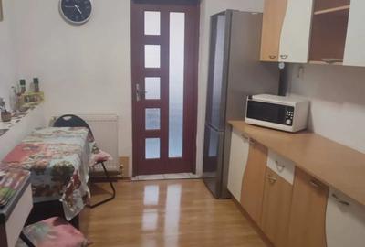 Proprietar inchiriez apartament 2 camere pia?a mica - 1