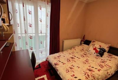 Apartament cu 3 camere în Unirea