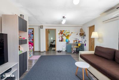 Apartament cu 3 camere semidecomandat în Chiajna