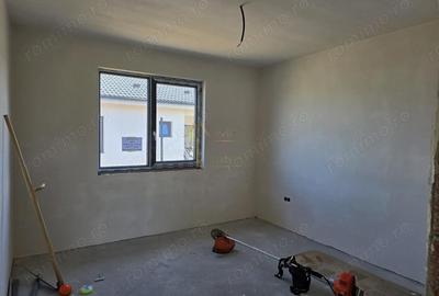 Casă cu 4 camere cu Canalizare în Central - 4