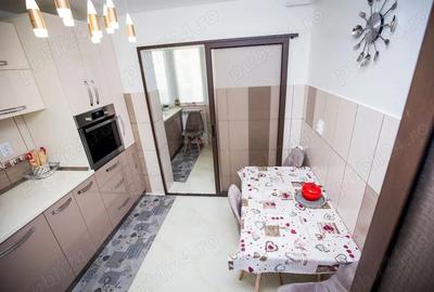 Apartament cu 2 camere decomandat, mobilat în Micro 21