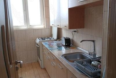 Apartament cu 2 camere semidecomandat, mobilat în Fundeni
