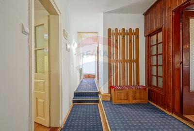 Casă cu 8 camere cu Teren 485 Mp în Central - 20