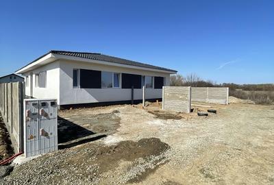 Casă cu 3 camere în Bucovăț - 1