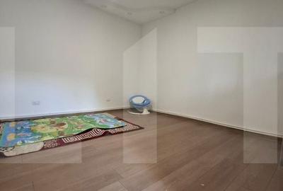 Casă cu 4 camere cu Teren 370.44 Mp în Central - 2