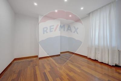Apartament cu 4 camere decomandat în Central - 7