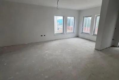 Casă cu 7 camere cu Teren 150 Mp în Rădăuți - 2