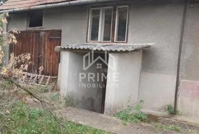 Casă cu 2 camere cu Teren 1032 Mp în Tău