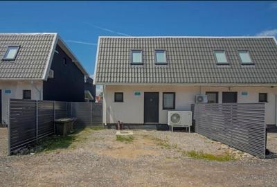 Casă cu 4 camere decomandat cu Teren 477 Mp în Central