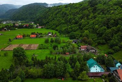In cartea de povesti a Pietrei Craiului, ansamblul turistic - 3