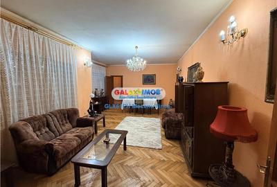 Casă cu 4 camere cu Garaj în Lupeni