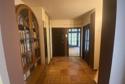 Apartament cu 2 camere decomandat în Piața Centrală - 6