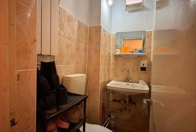 Apartament cu 3 camere decomandat în 22 Decembrie