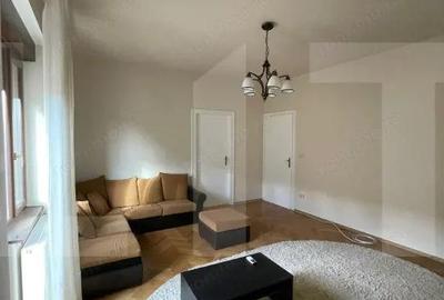 Apartament cu 3 camere semidecomandat, mobilat în Medicină