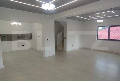 Casă cu 4 camere în Central - 6