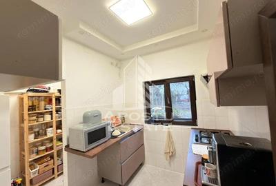 Casa individuala cu 8 camere, 750mp teren, in Mehala - 15