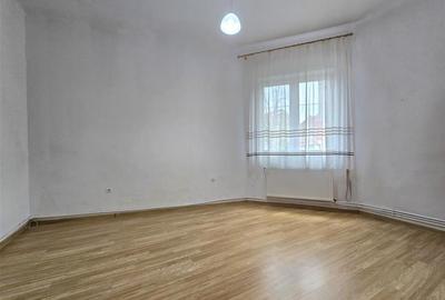 Casă cu 3 camere cu Teren 340 Mp în Central - 5