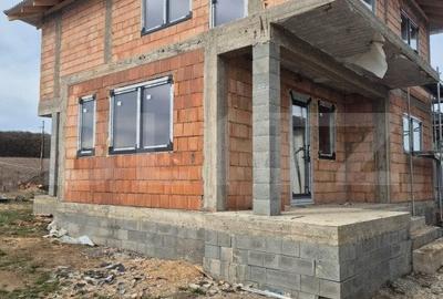 Vila noua de lanzare la intrare in Corunca