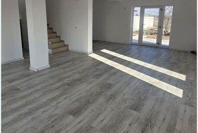 Casă cu 3 camere în Cârcea - 1