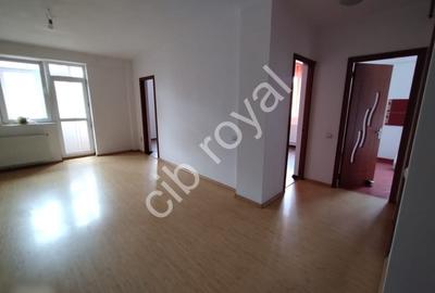 Apartament cu 3 camere semidecomandat în Militari