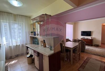 Apartament cu 2 camere semidecomandat, mobilat în Decebal - 5