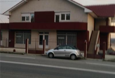 Casă în Central