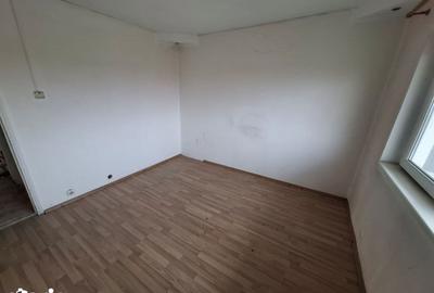 Apartament cu 4 camere decomandat în Orașul Vechi