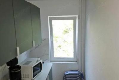 Apartament cu 2 camere semidecomandat, mobilat în Tomis Nord