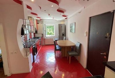 Apartament cu 3 camere decomandat în Central