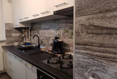 P.Dulfu, 3 camere, decom., etaj 2 - 4