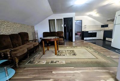 Apartament cu 3 camere decomandat în Podu Roș - 2