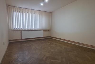 Apartament cu 2 camere decomandat în Circumvalațiunii - 6