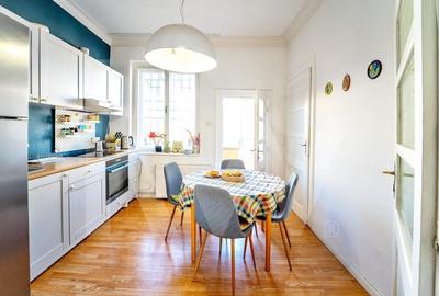 Casa pe un singur nivel cu 3 camere+pivnita. Pod si curte-Zona Sub Arini - 1