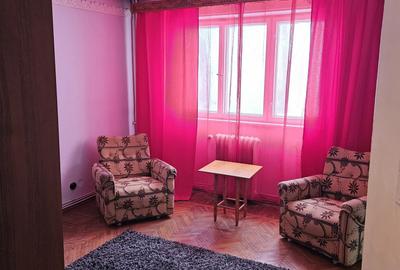Apartament cu 3 camere semidecomandat în Central - 3
