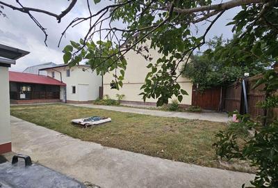 Casa 4 camere 120mp utili curte 400mp Sector 4 -Zona Luic...