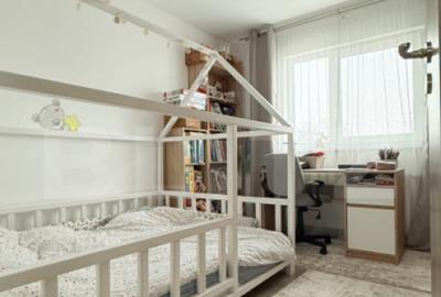 Apartament cu 3 camere decomandat în 22 Decembrie 1989 - 17