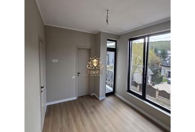 Casă cu 4 camere cu Teren 500 Mp în Bucium - 3