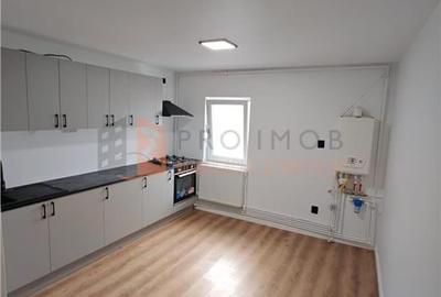 Apartament 2 camere cf 1 semidecomandat zona Brosteni - 9