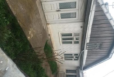 Casă cu 4 camere cu Teren 22 Mp în Central - 9