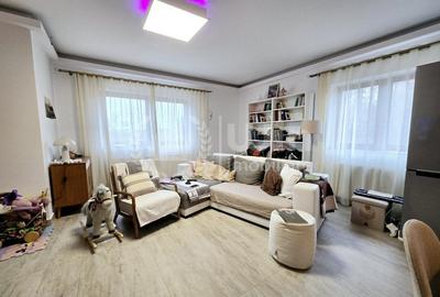 Apartament cu 4 camere decomandat, mobilat în Europa