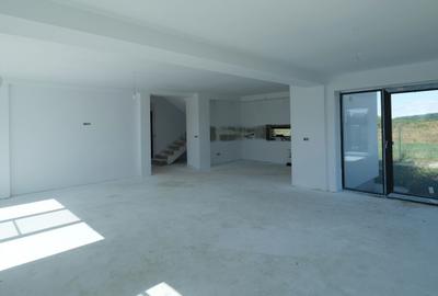 Vanzare vila nou construita P+1 si 700 mp teren in Corbeanca - 3