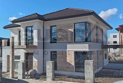 Casă individuală cu 4 camere cu Canalizare în Chinteni - 2