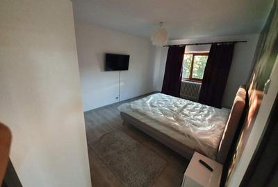 Apartament cu 3 camere decomandat în Nicolina